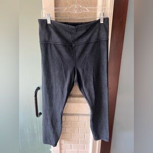 Athleta Black gray cropped Leggings